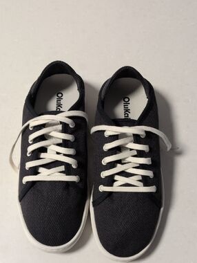 OluKai Pehuea Women's Black Canvas